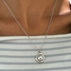 Pretty Pearl Aura Necklace